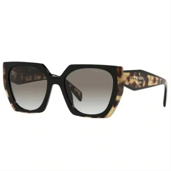 Prada Women display picture 2